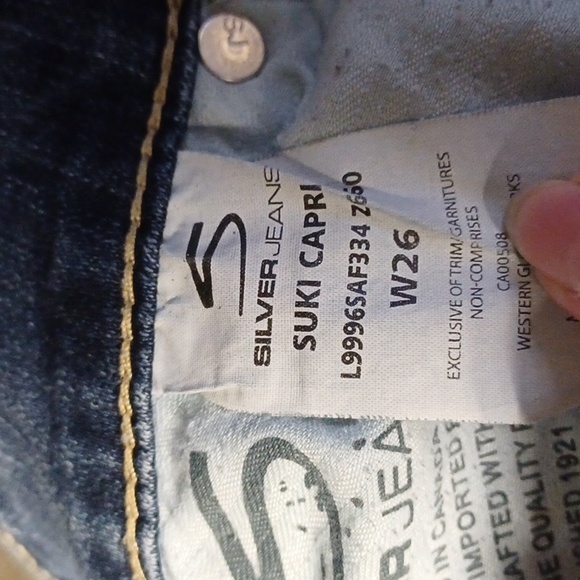 Silver Jeans "Suki" Mid Rise Capri- Sz. 26 - Picture 15 of 15